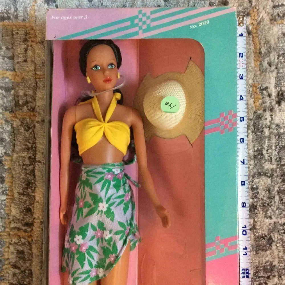 VINTAGE JET SETTERS LEILANI FASHION DOLL!